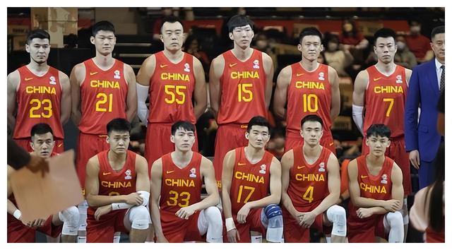 拒绝“下棋”！被上海队追着打！广东男篮季后赛可能一轮游？