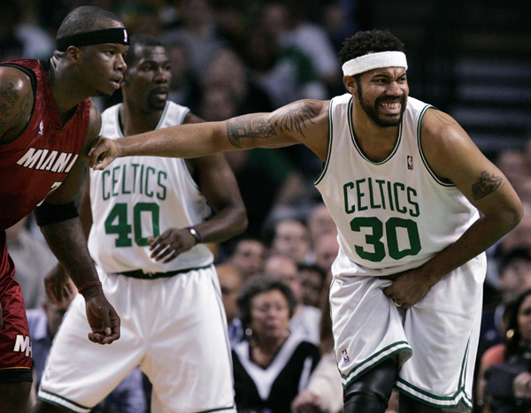 黄健翔谈越位新规：用规则的执行层面折腾人，足球真会变更好吗？