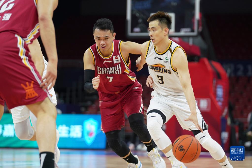 拉菲尼亚突破造点 亲自主罚稳稳命中