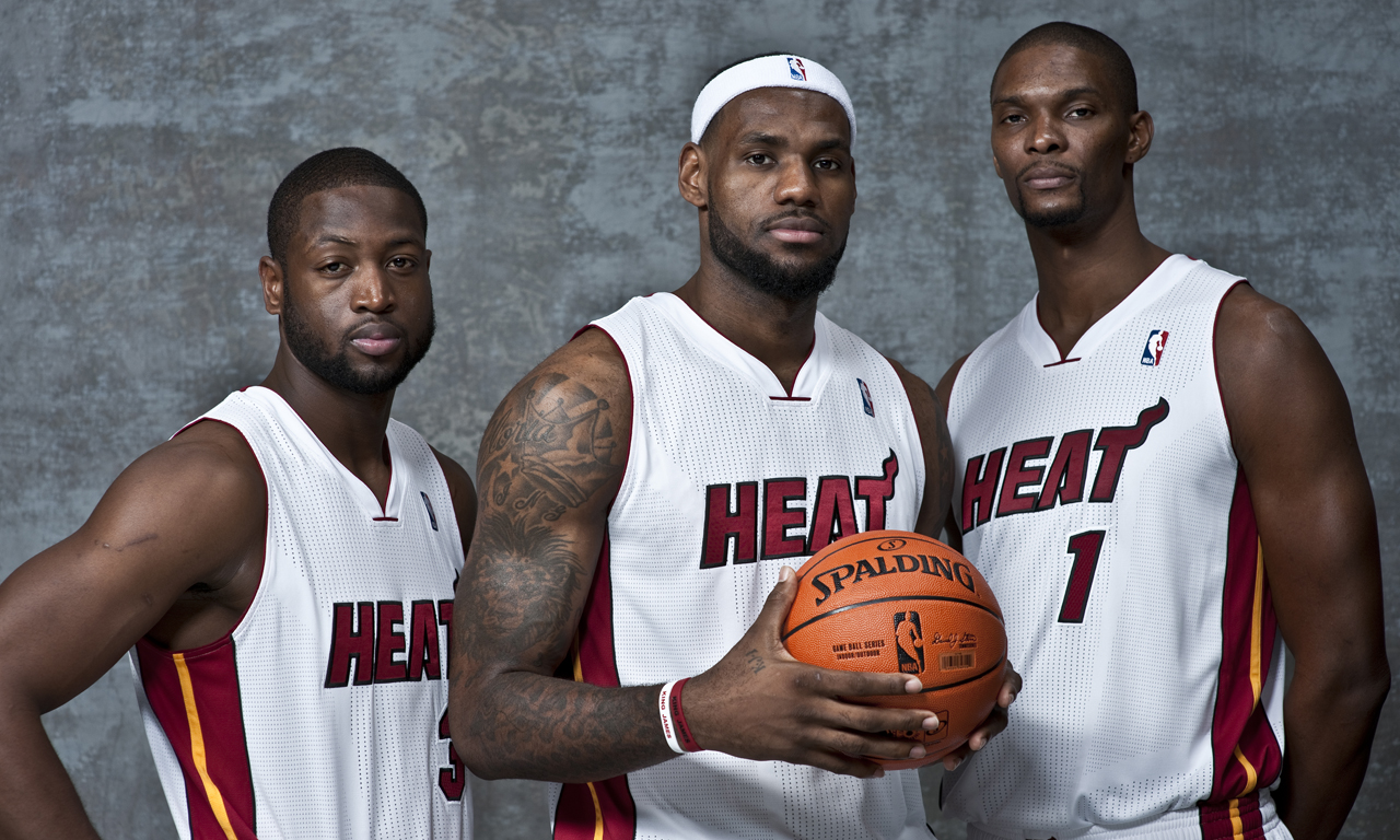 西甲裁判罚下昔日名哨，后者曾执法当年的米兰利物浦欧冠决赛