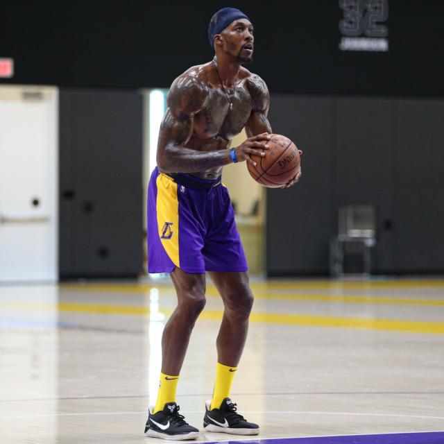 欧冠夺冠赔率：巴萨1赔4居首 大巴黎皇马紧追