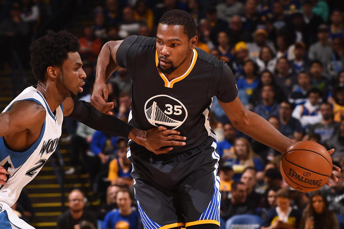 本赛季只剩4支球队有望加冕三冠王：巴萨、皇马