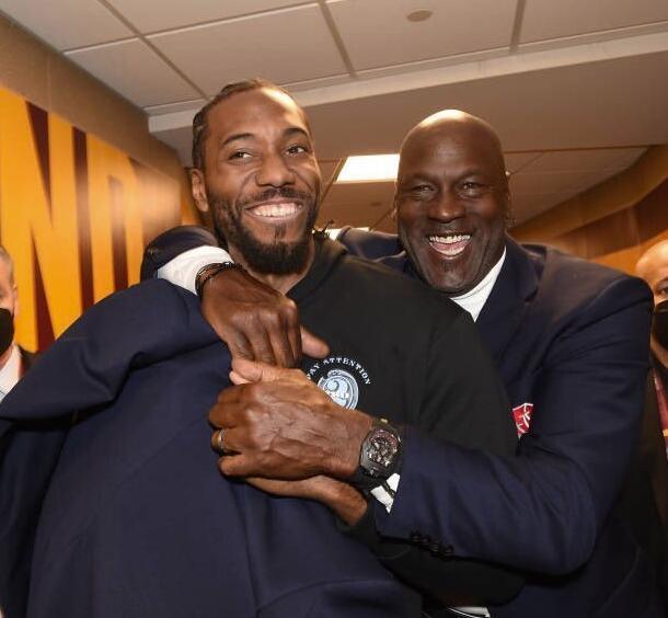 2025 赛季回顾：大谷翔平在世界大赛击出的 455 英尺本垒打，获选年度最远季后赛一击