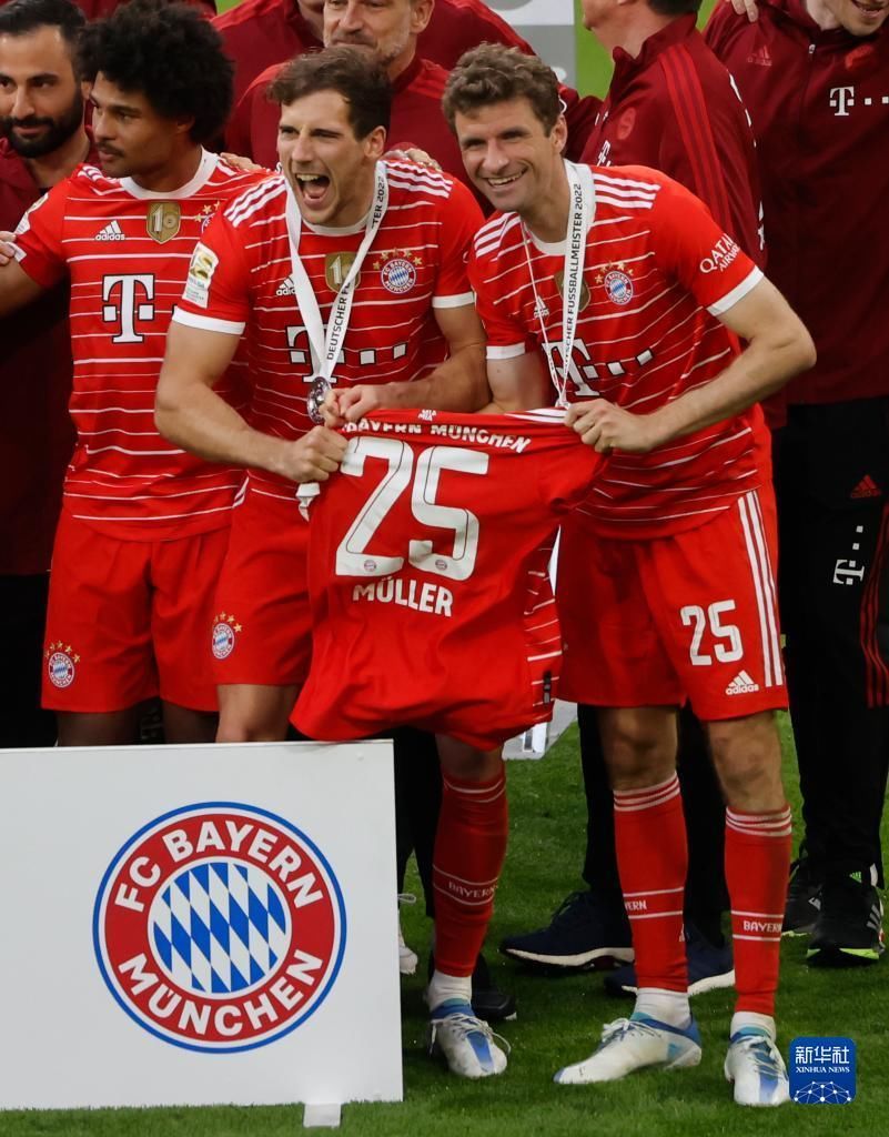 百步穿杨！哈利伯顿首节4记三分贡献12分 另有1断1帽