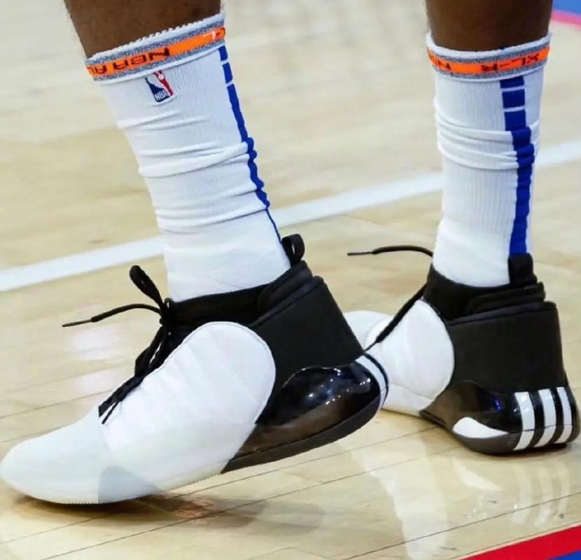 [中超]王钰栋单刀冷静过掉门将 推射空门得手